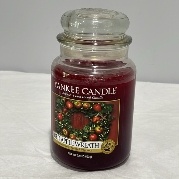 Yankee Candle Retired RED APPLE WREATH Festive Large 22 oz. NEW - Picture 2 of 10